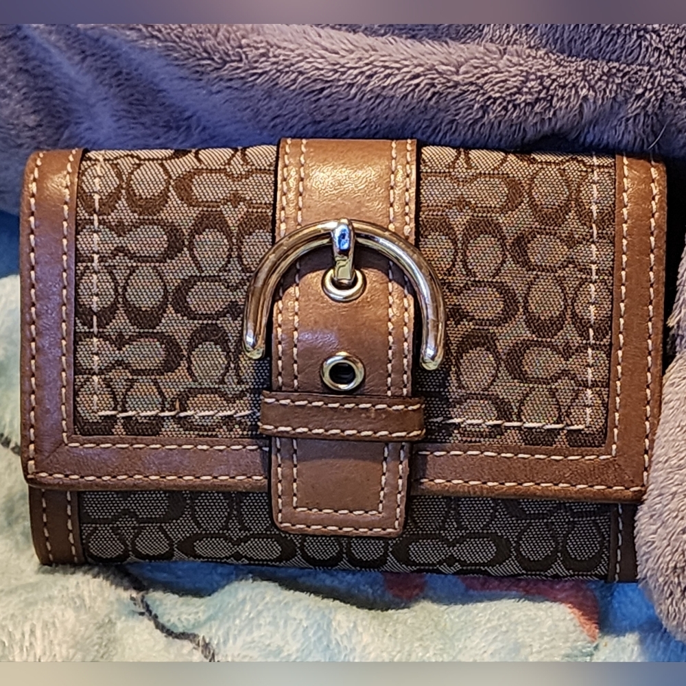 Coach Tan With Brown Leather Trim Buckle Bifold Coin Zip Pocket Wallet